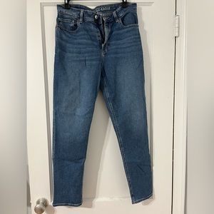 American Eagle Mom jeans medium wash